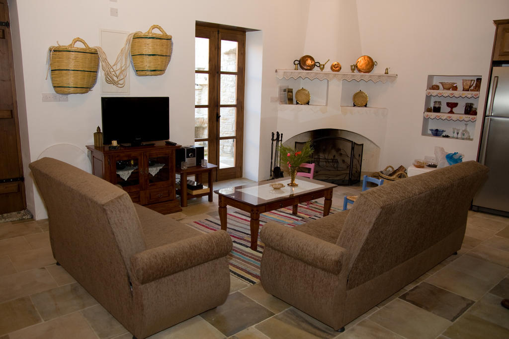 Xenios Cottages Lofou Rum bild