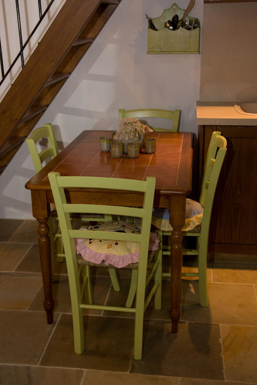 Xenios Cottages Lofou Rum bild